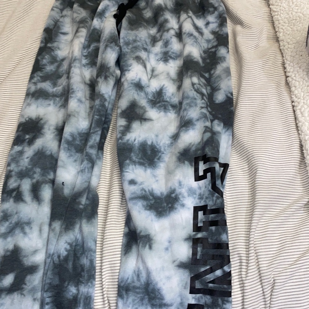 pink sweatpants